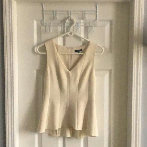 Super Flattering RW&Co Top - Picture 2 of 7